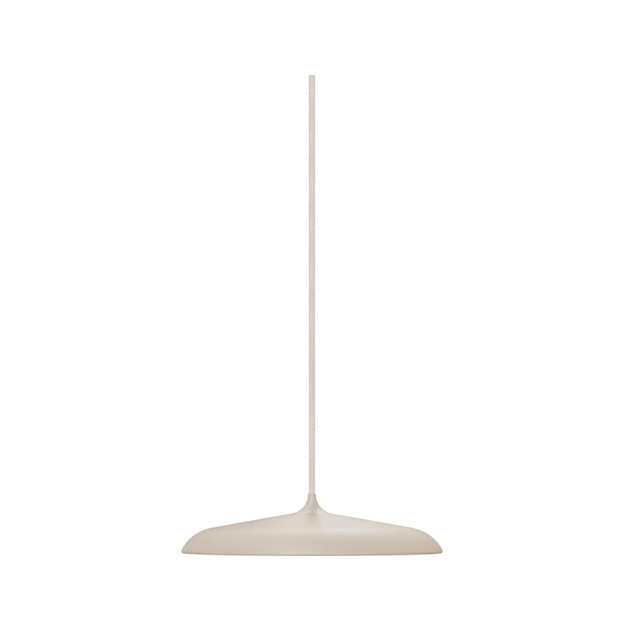 Suspension beige vue de profil avec long cordon tressé et abat-jour plat
