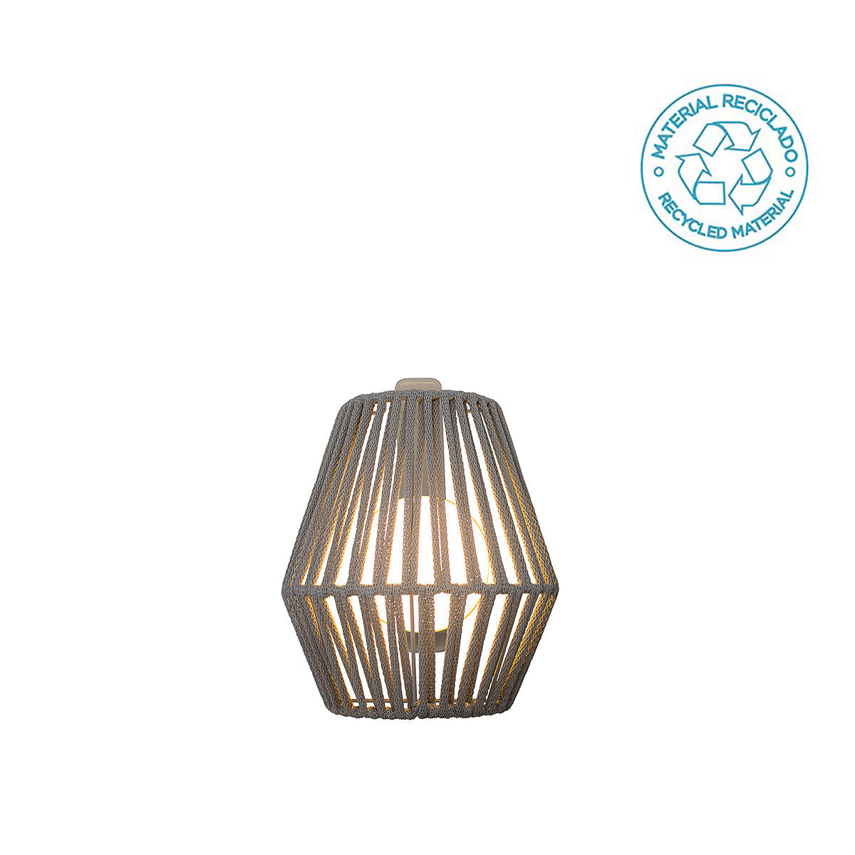 Vue de face du luminaire en corde taupe, logo matériau recyclé