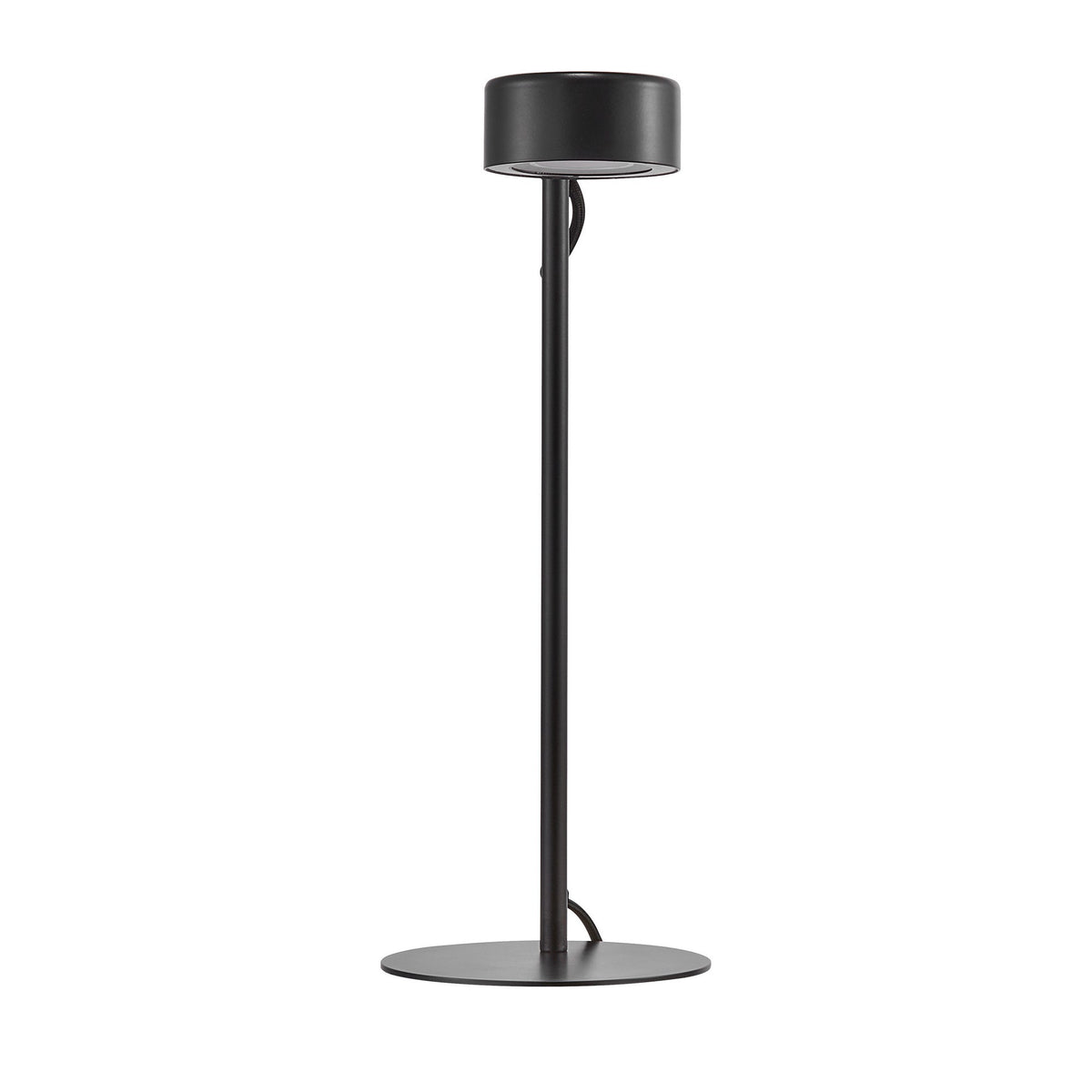 Vue de face du luminaire, tête cylindrique alignée sur le mât central