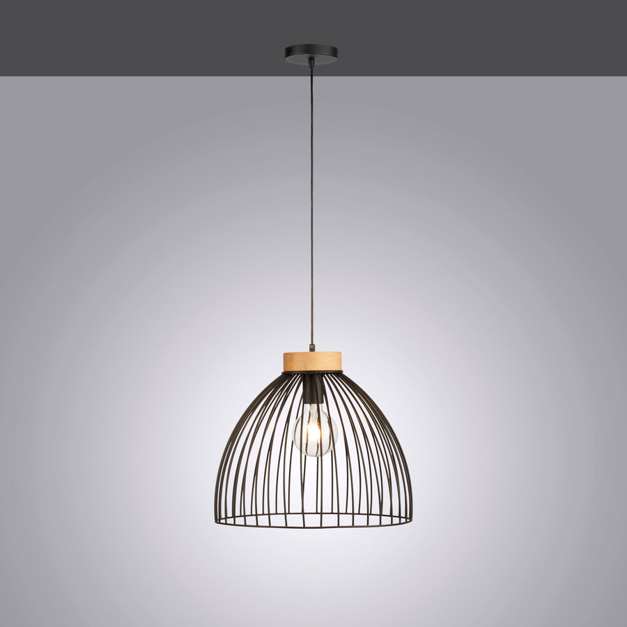Suspension allumée sur fond gris dégradé, montrant la lumière diffusée par l'ampoule.