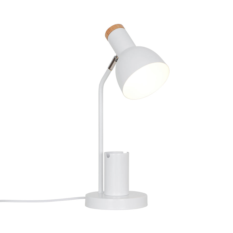 Lampe de bureau blanche inclinée, vue de trois quarts avec abat-jour orienté vers le bas