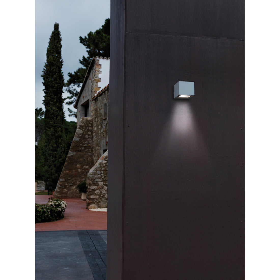 Applique extérieure Isora IP65, cuivre brun