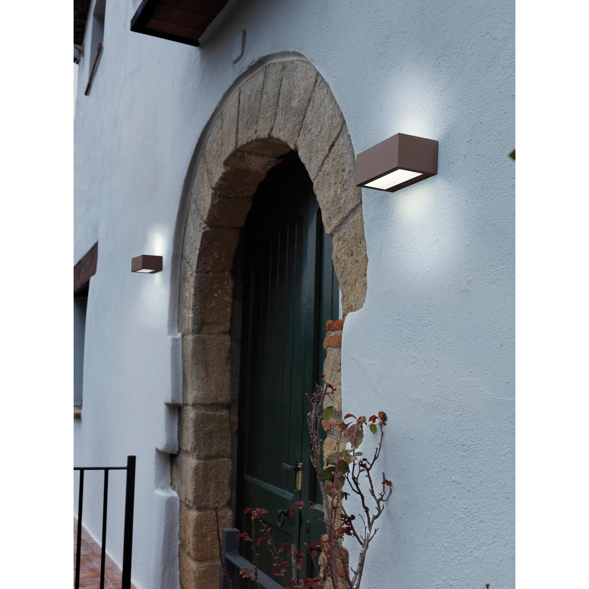 Applique extérieure Isora up-down IP65, L 20,6 cm