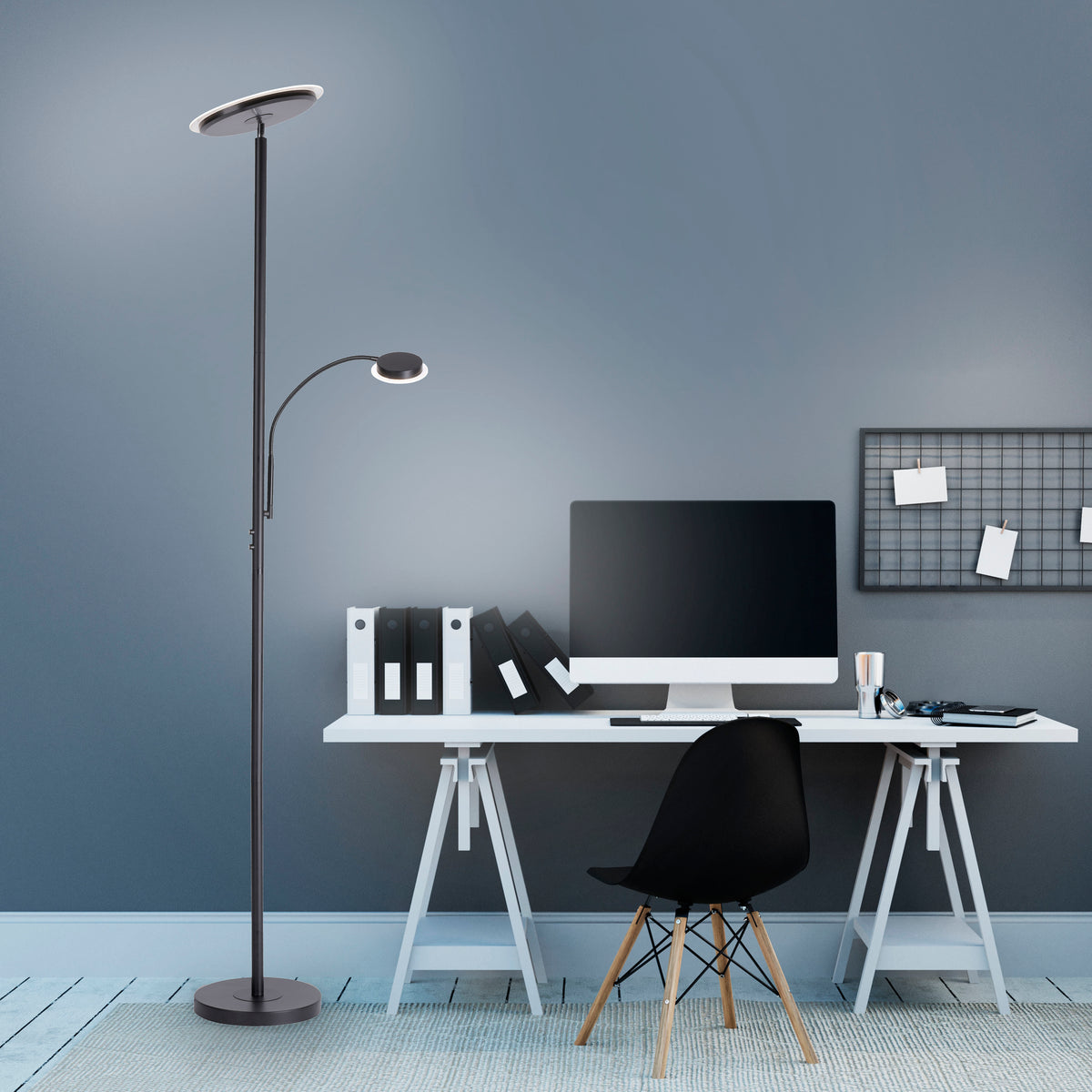 Mise en ambiance du lampadaire dans un bureau contemporain près d'un bureau blanc