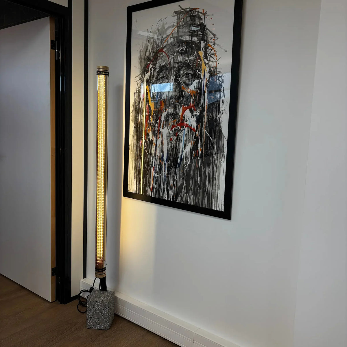Lampadaire Lukas en métal – Style industriel, conçu pour l’extérieur