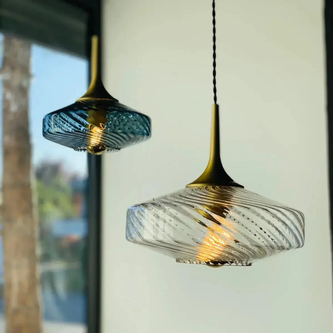 Suspension Roxanne Ø20 cm – Luminaire en verre soufflé transparent design élégant