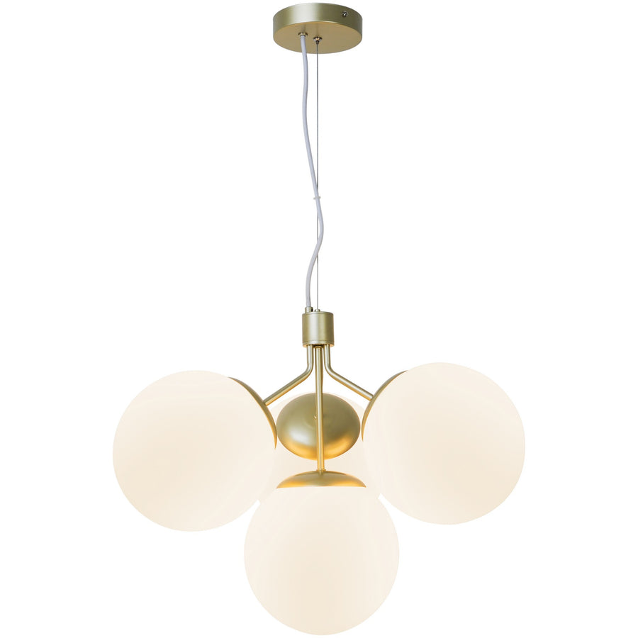 Suspension laiton avec quatre globes en verre opalin, vue de face sur fond blanc.