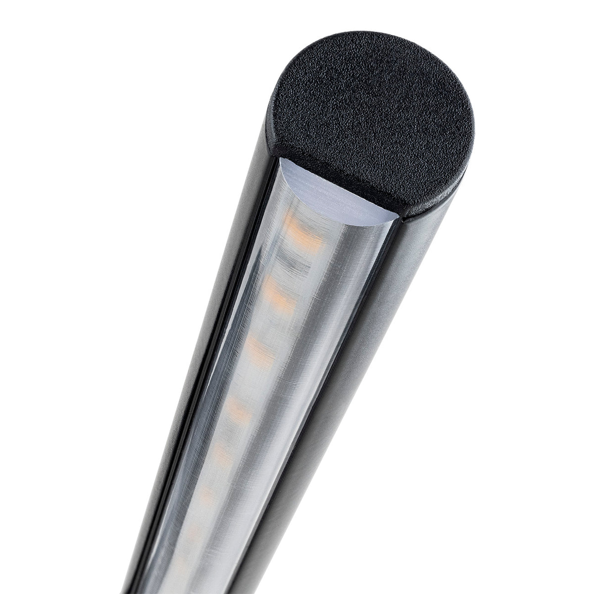 Détail de l'extrémité du tube noir et des LED alignées