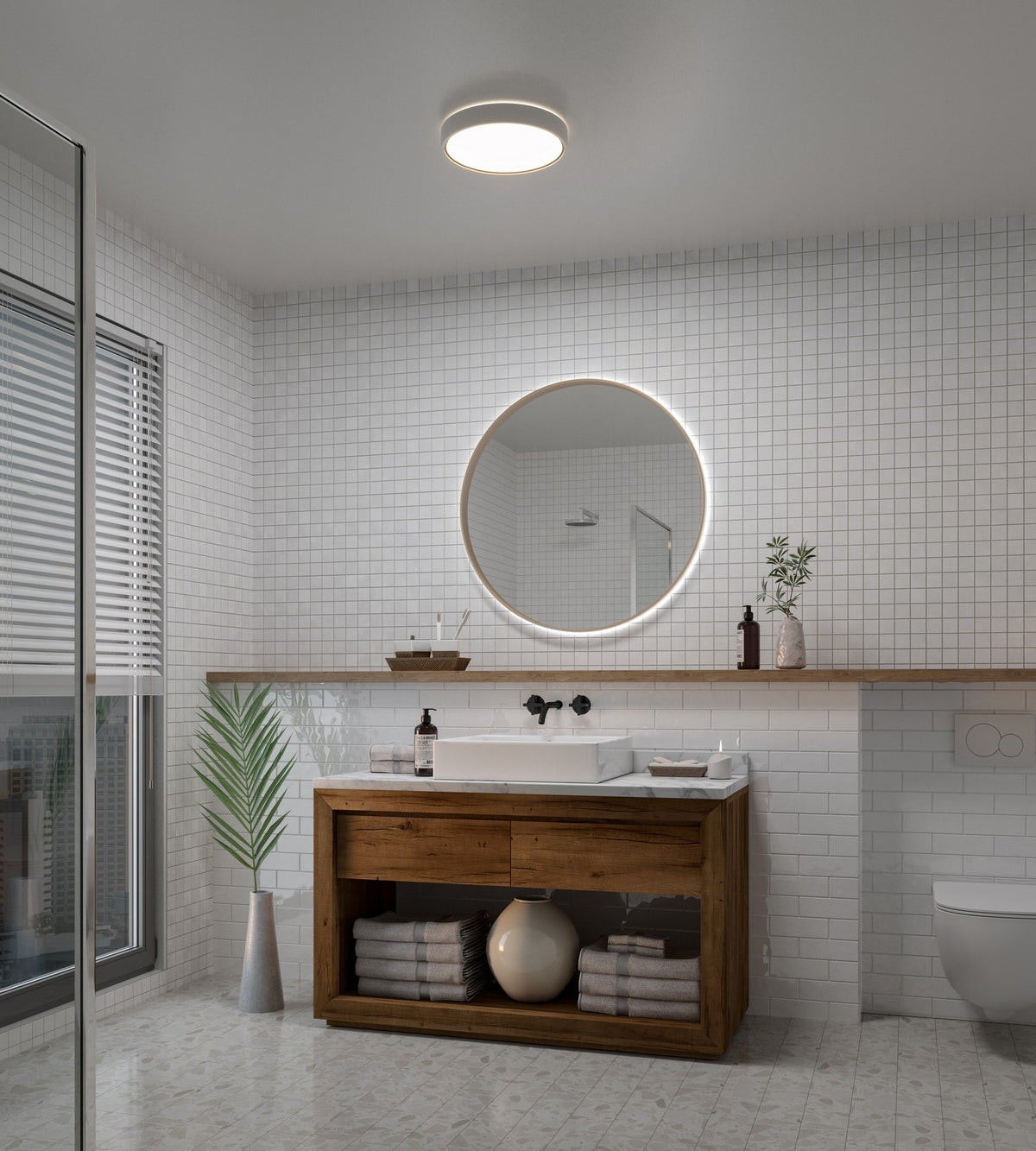 Mise en ambiance salle de bain moderne, plafonnier allumé au plafond
