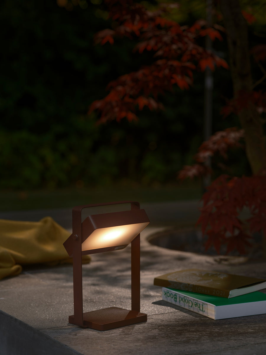 Lampe nomade d'extérieur LED Saulio solaire marron, IP44