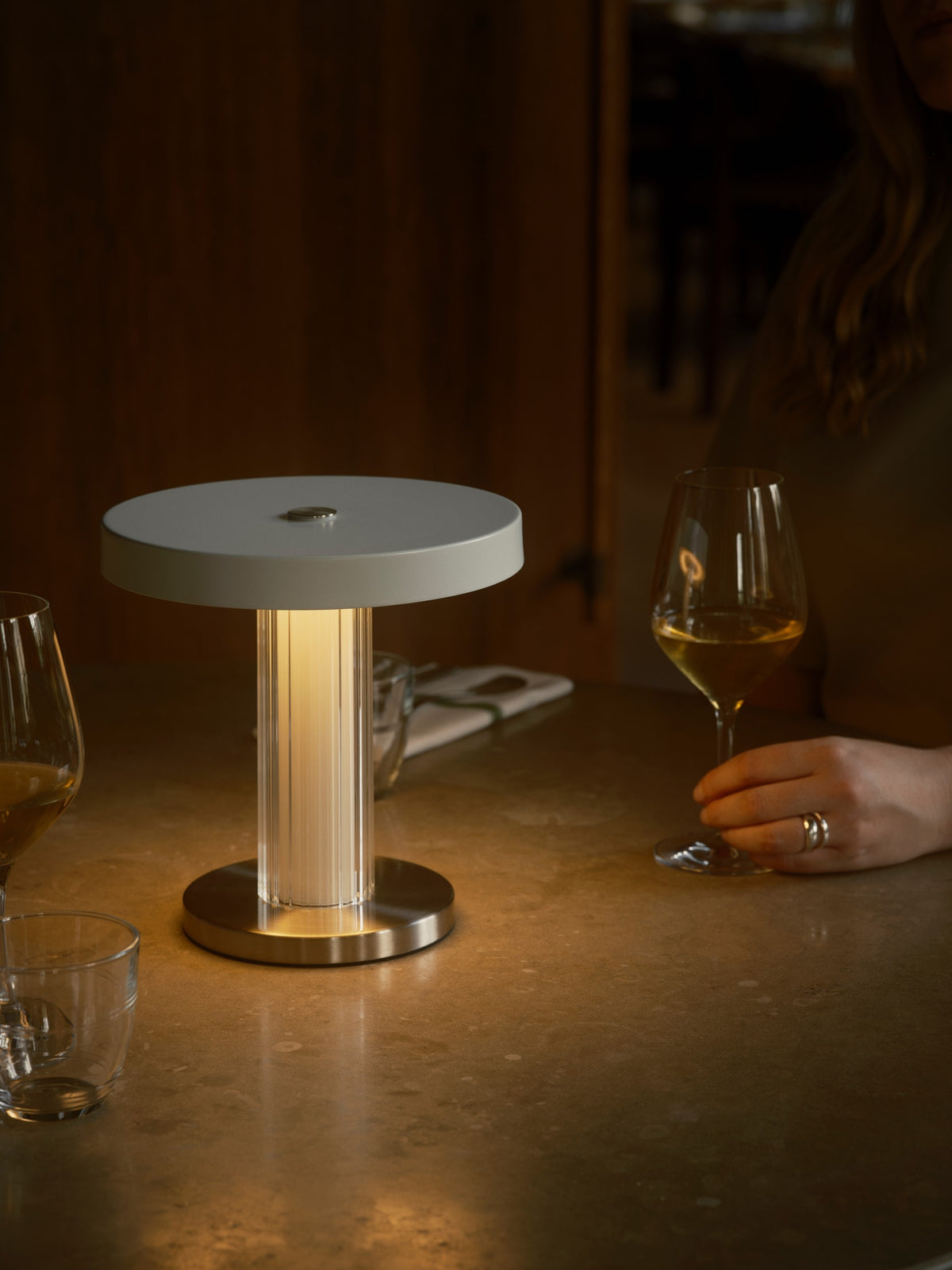 Lampe à poser LED Trezzi Portable blanche, verre