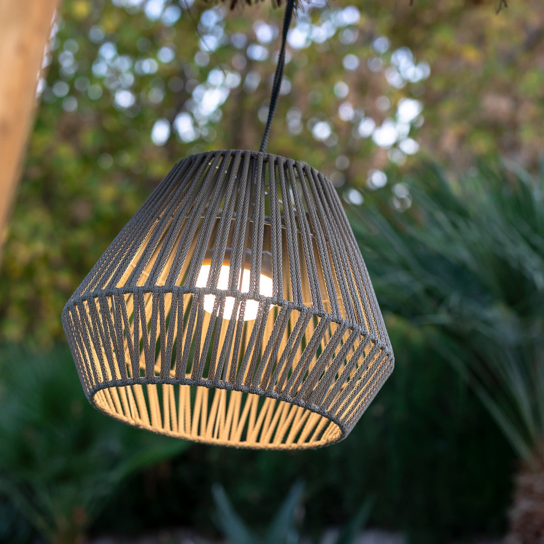 Conta Hang wireless pendant lamp in recycled PVC