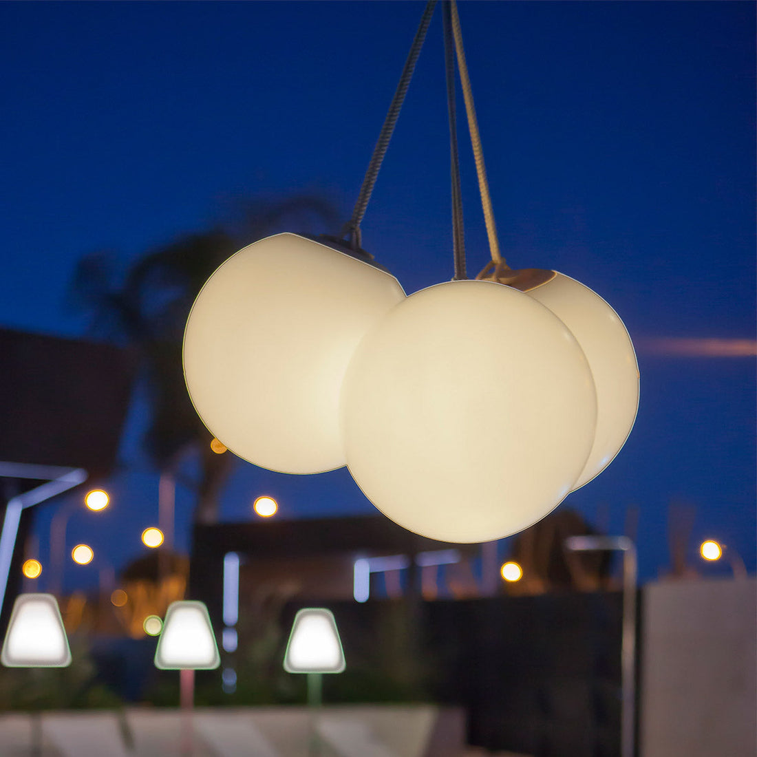 Norai portable cordless pendant lamp