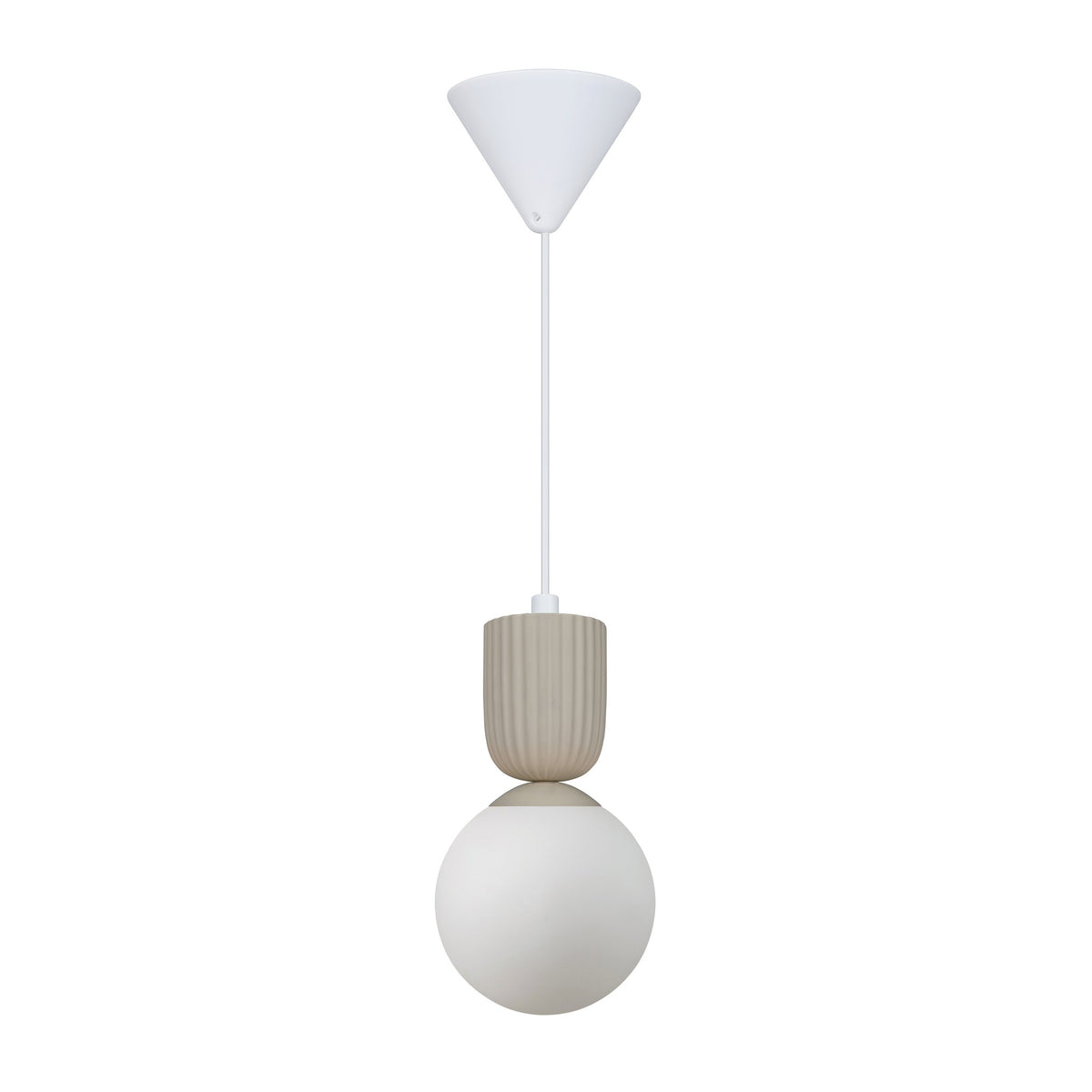 Suspension éteinte, verre opalin blanc, rosace et cordon blanc visibles.