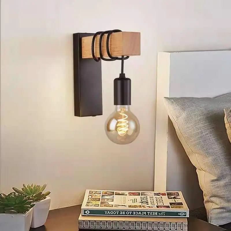 Wood and Black Wall Lamp | Blyn