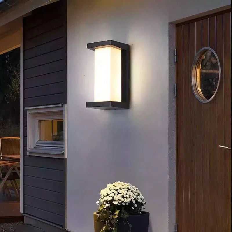Square outdoor motion sensor wall light | Sensoria