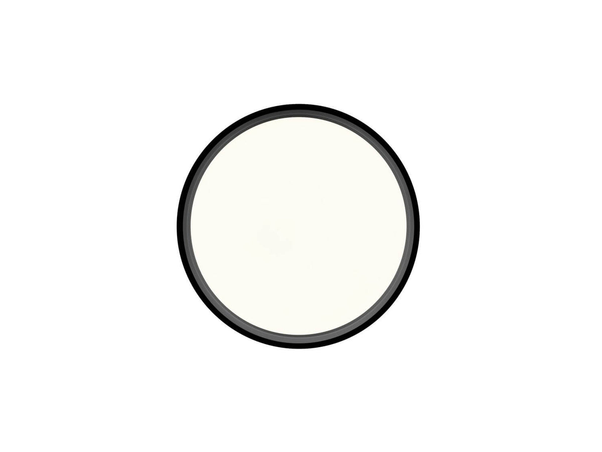 Vue de face du plafonnier circulaire, bordure noire et verre opalin uniforme