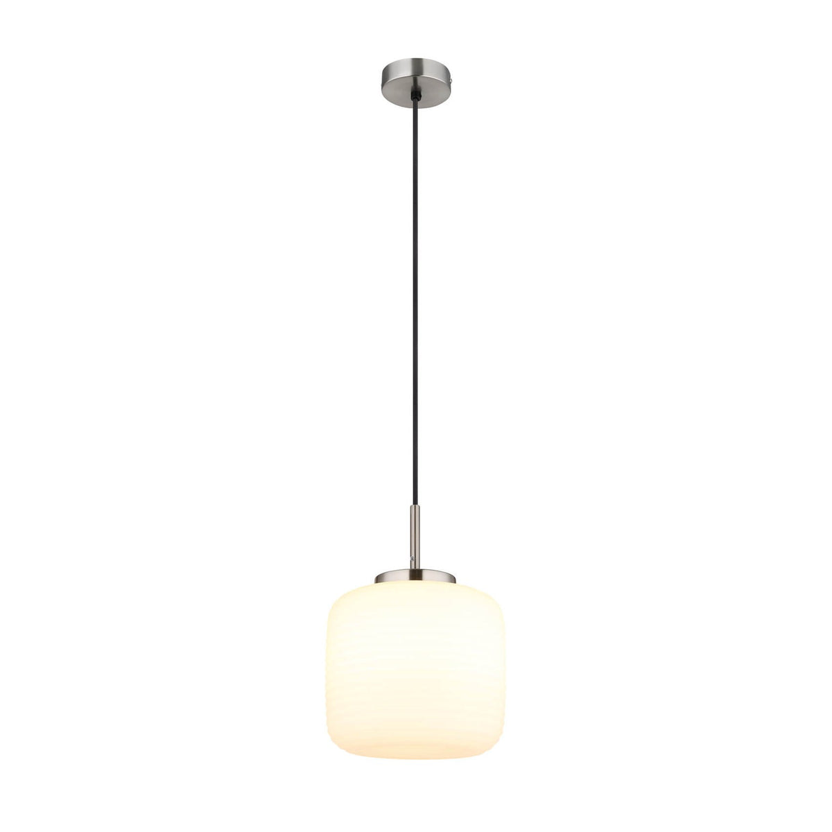 Suspension au verre opalin blanc et structure nickel satiné, vue de face sur fond blanc