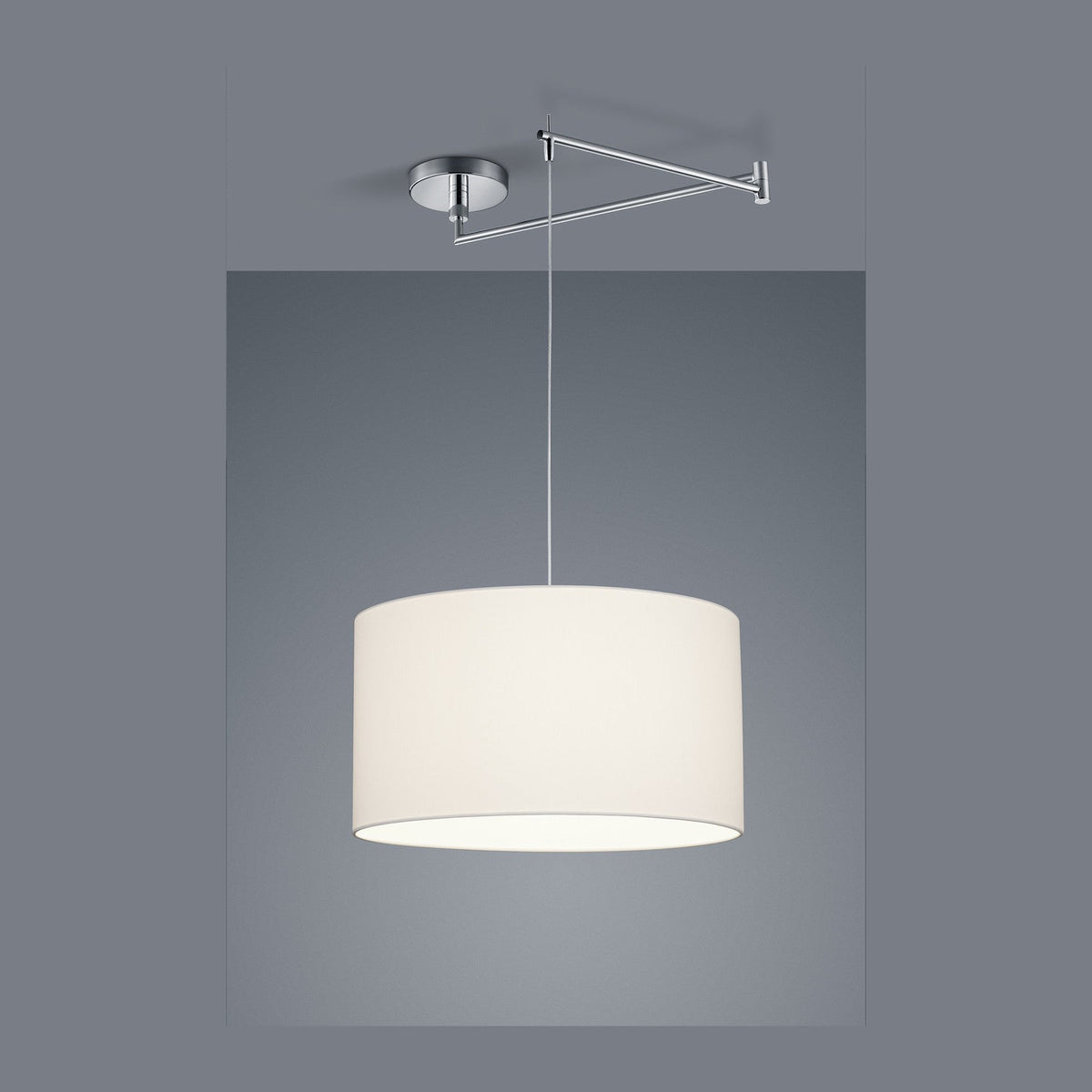Vue de face du luminaire gris, abat-jour cylindrique blanc et bras chromé