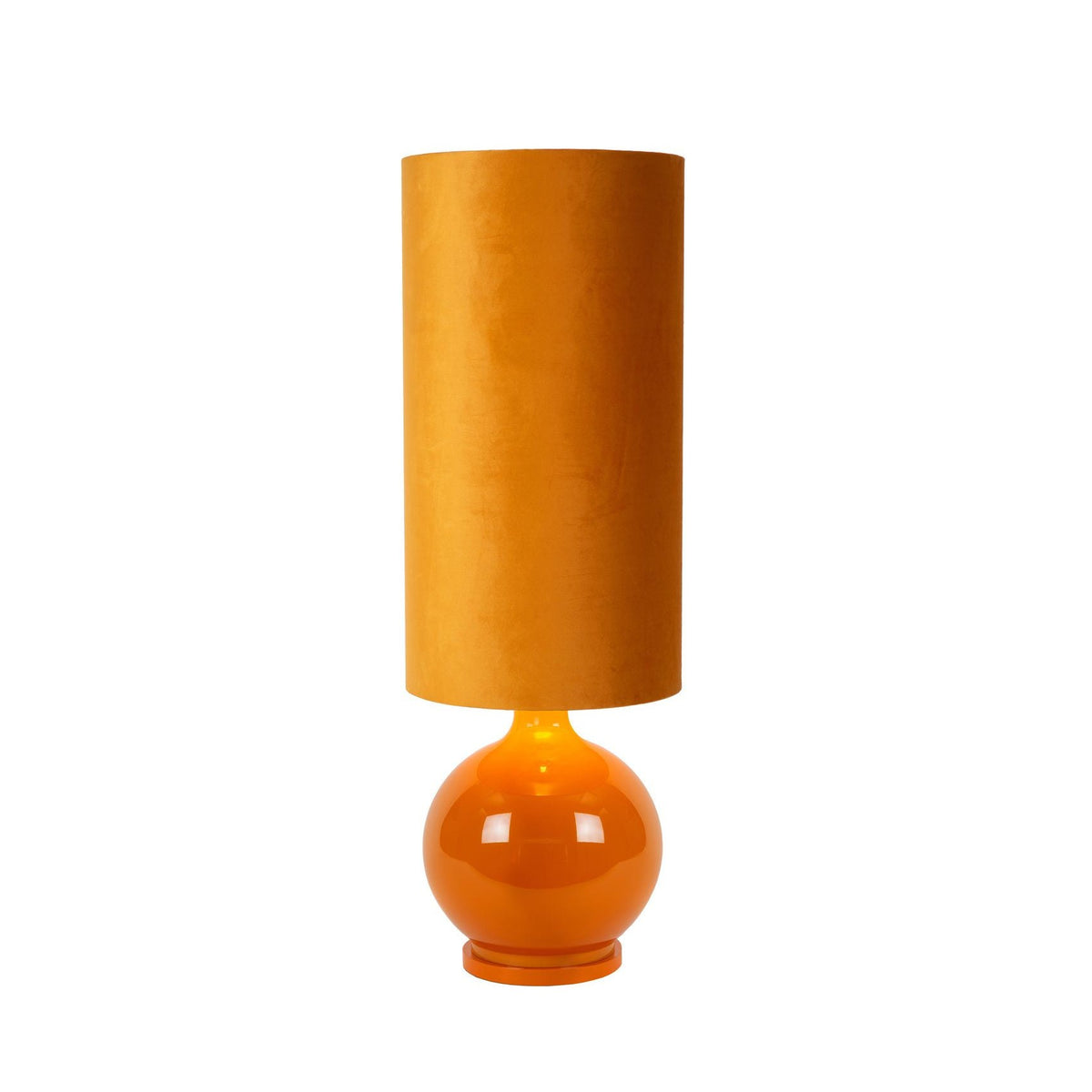 Lampadaire orange de face avec base boule en verre et abat-jour cylindrique.