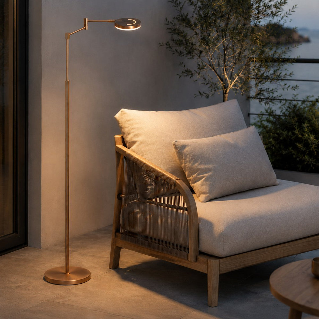 Bronze living room floor lamp | Torin
