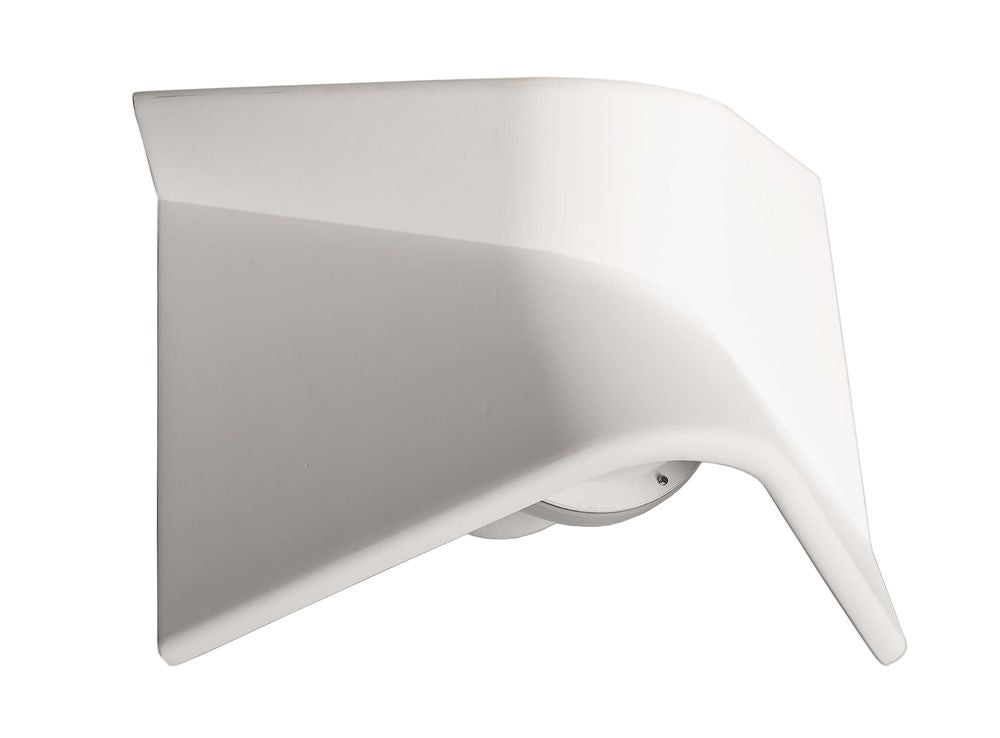 Même applique murale blanche éteinte, détail de la surface pliée en plâtre.