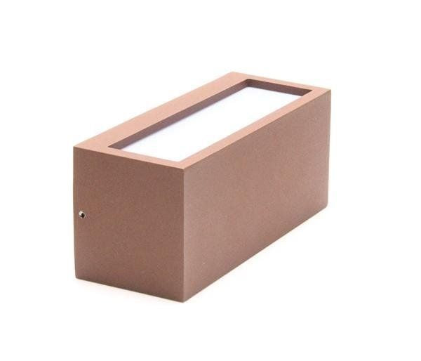 Vue trois quarts de l'applique marron, ouverture lumineuse rectangulaire visible