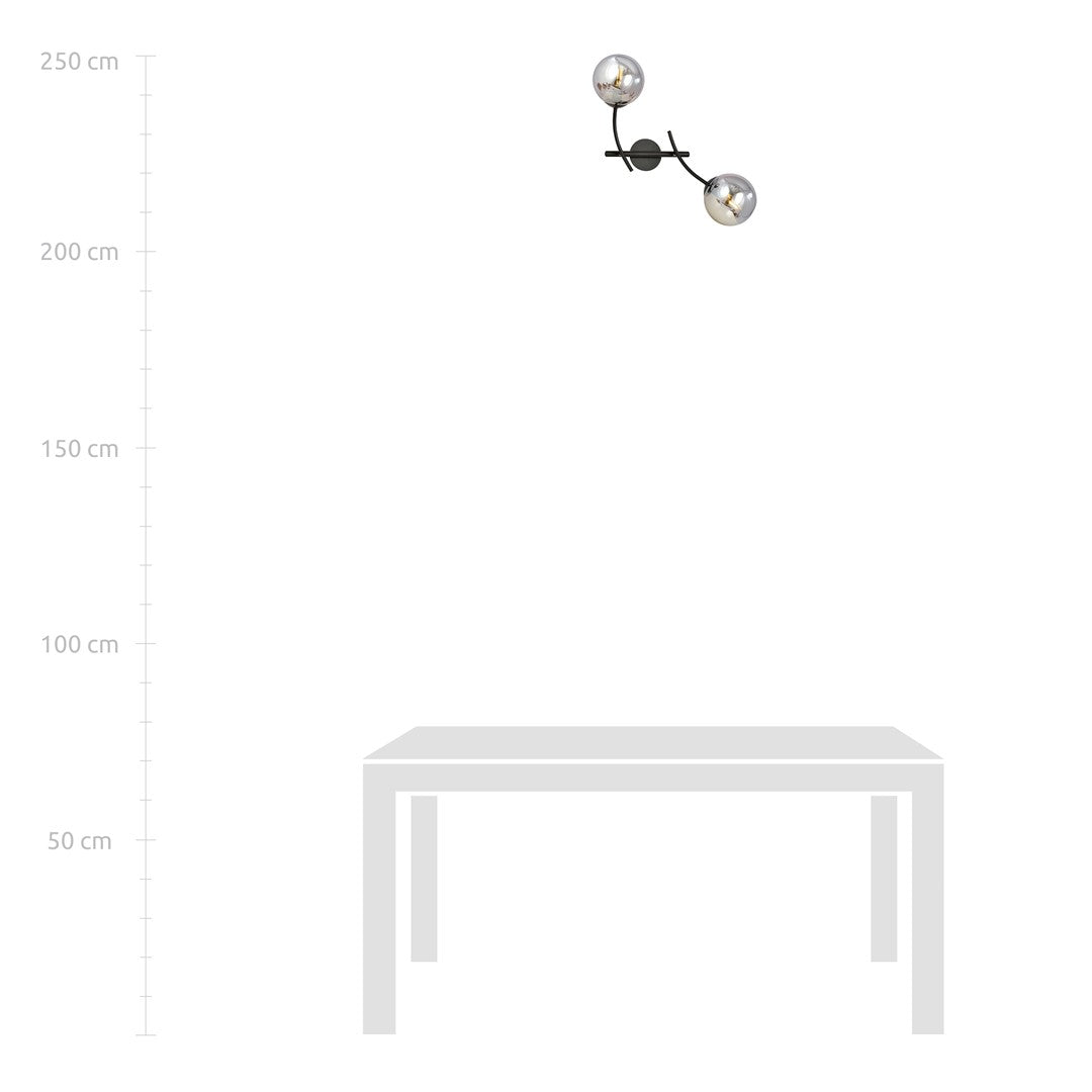 Mise en situation au-dessus d'une table, avec repères de hauteur jusqu'à 250 cm.