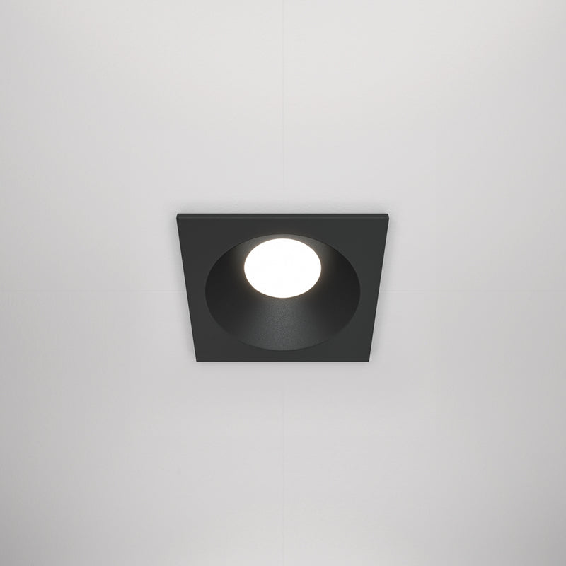 Black spotlight zoom