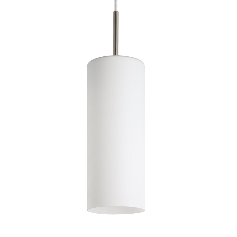 Détail rapproché d'un abat-jour cylindrique blanc et de sa douille métallique