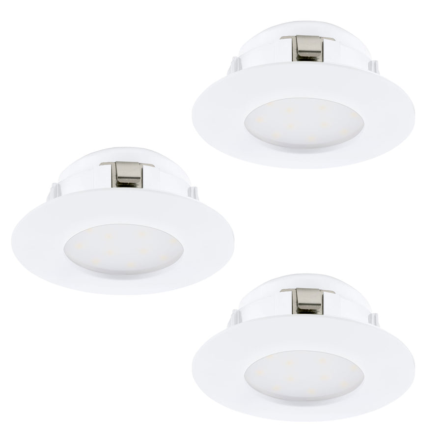 Trois spots blancs inclinés montrant les clips métalliques de fixation