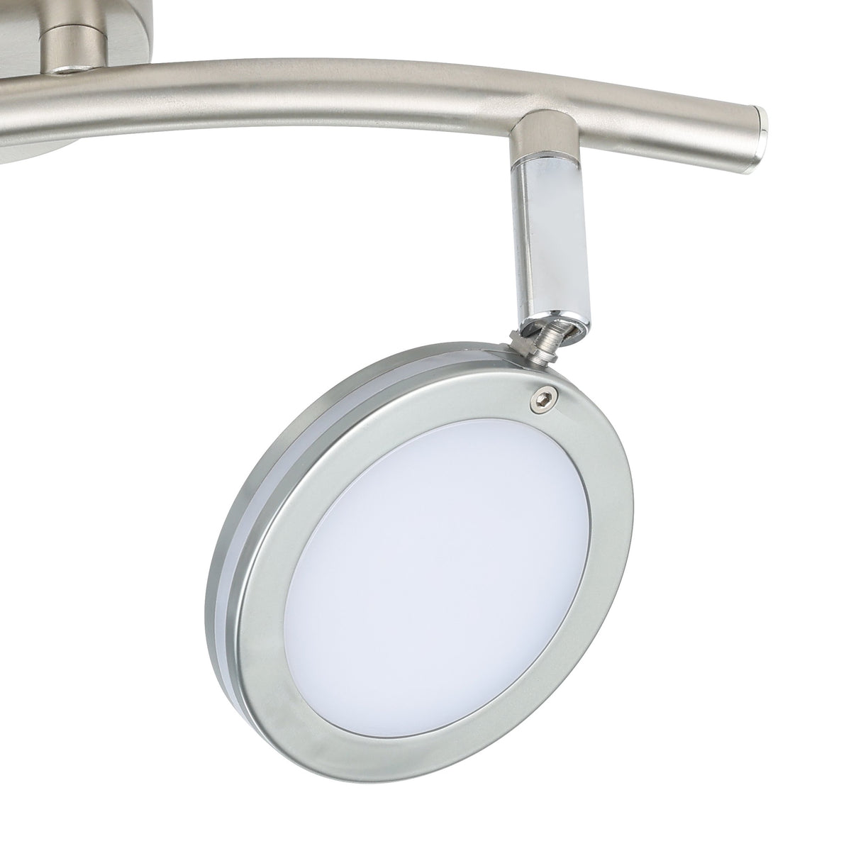 Gros plan sur la tête orientable, finition nickel et diffuseur blanc opale
