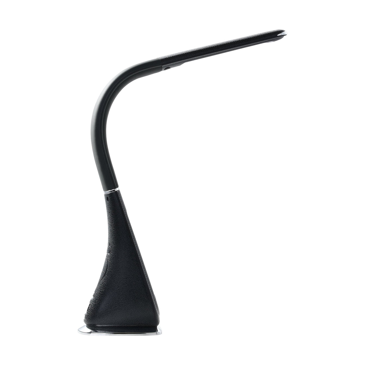 Profil du luminaire montrant la base conique noire, le bras courbé et le socle chromé