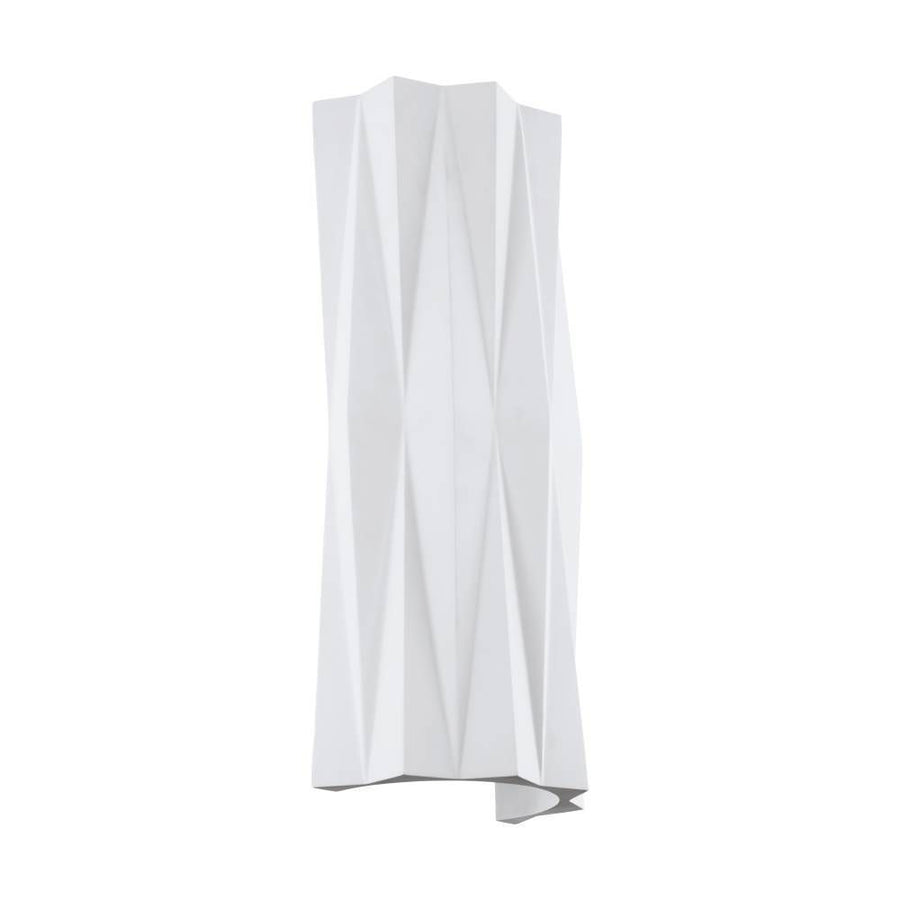 Applique murale blanche plissée vue de face sur fond blanc neutre