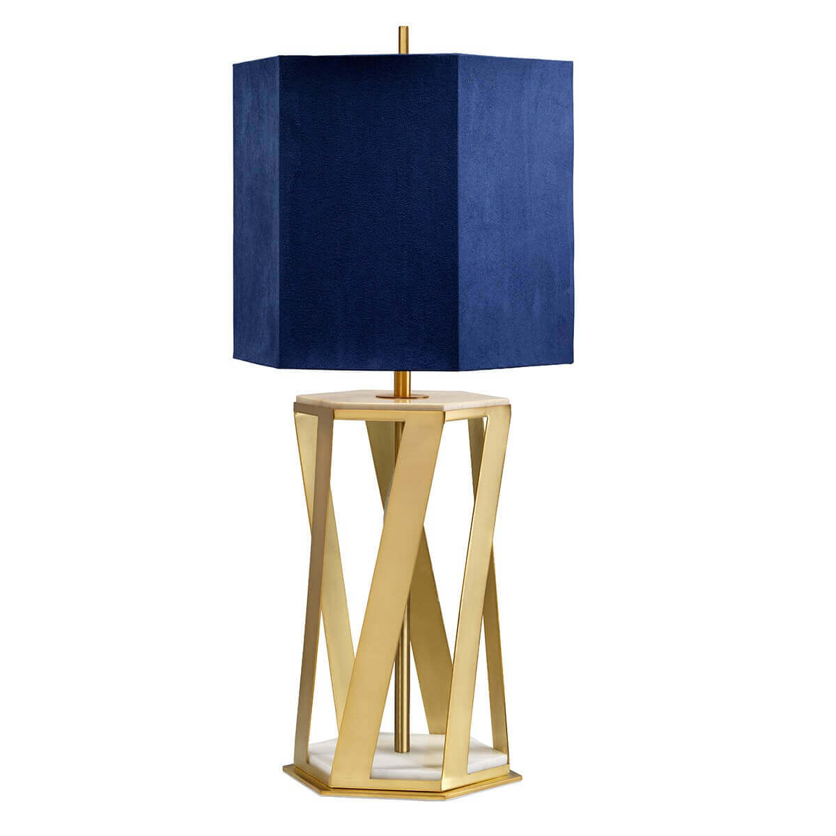 Vue légèrement décalée du luminaire laiton brossé et abat-jour bleu carré.
