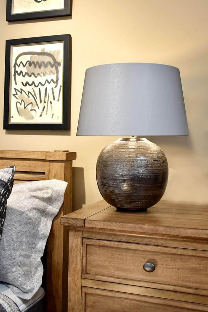 Lampe à poser Caesar argentée, porcelaine