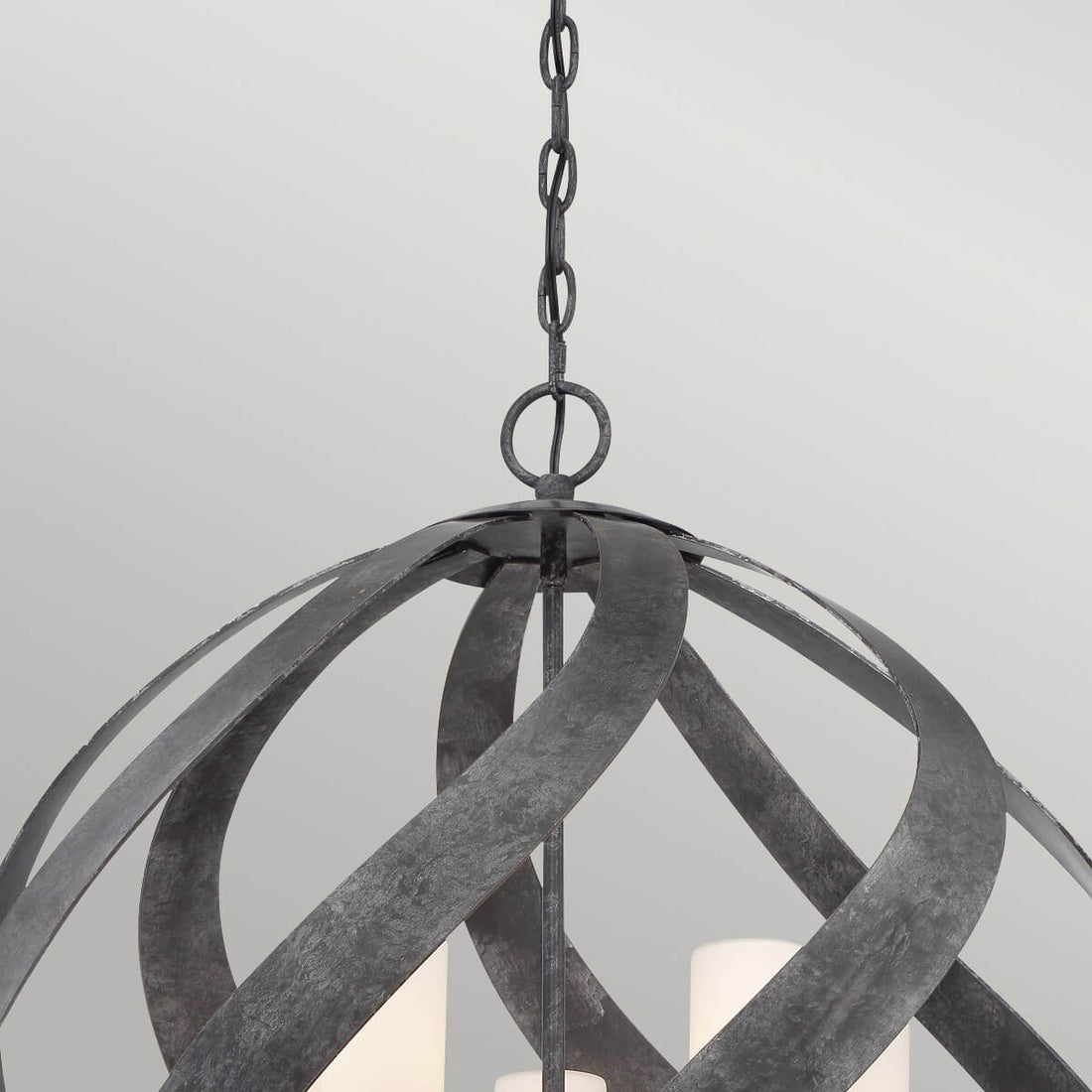 Suspension extérieure Blacksmith 5 lumières noire et opale, verre