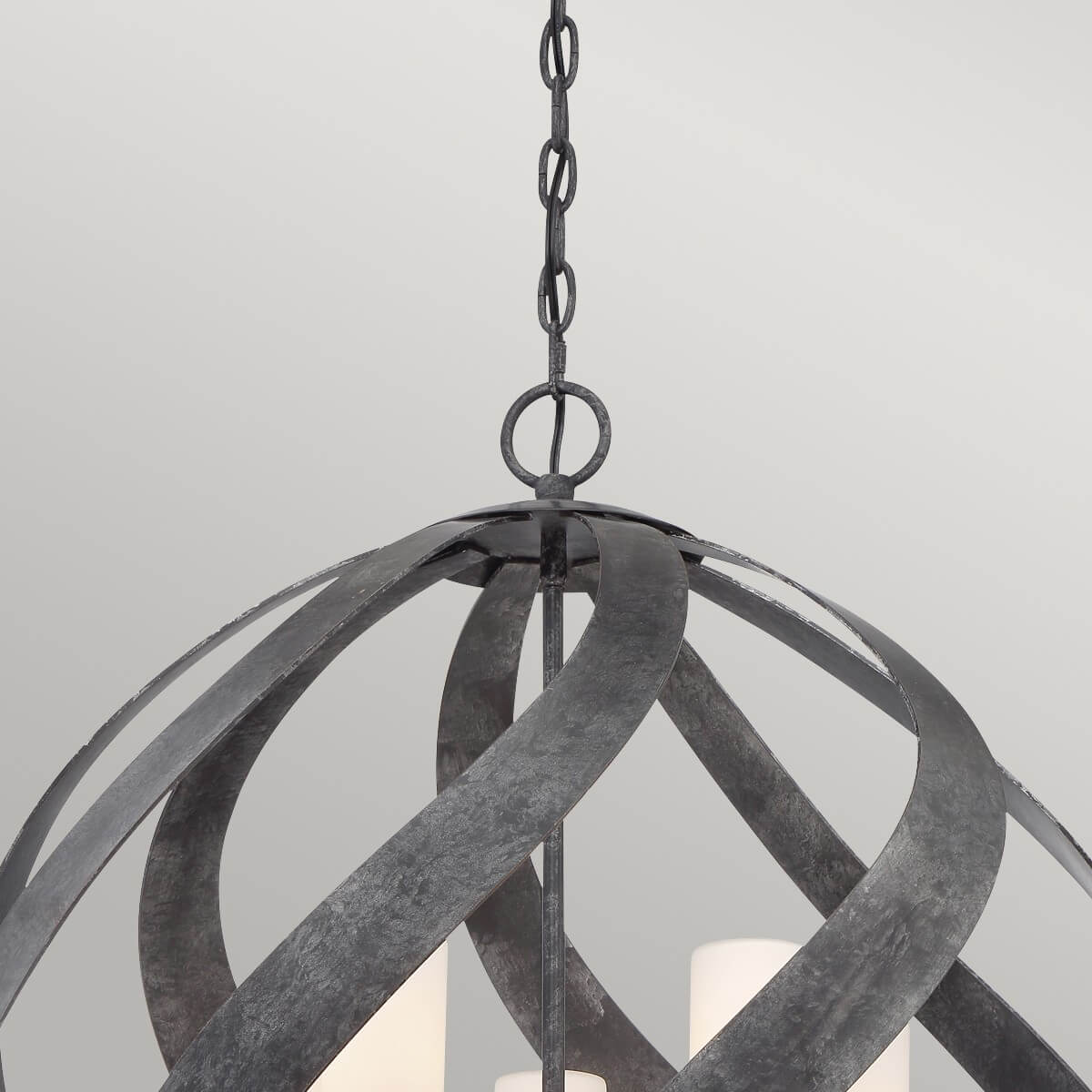 Suspension extérieure Blacksmith 5 lumières noire et opale, verre