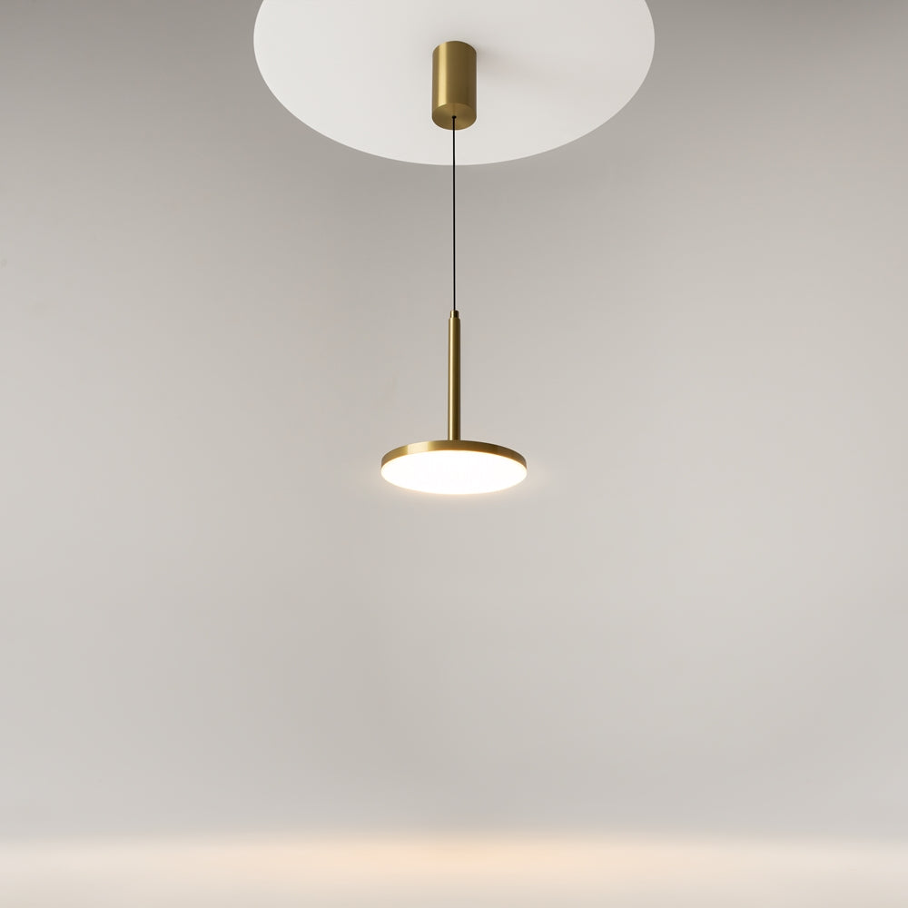 Plato gold pendant light