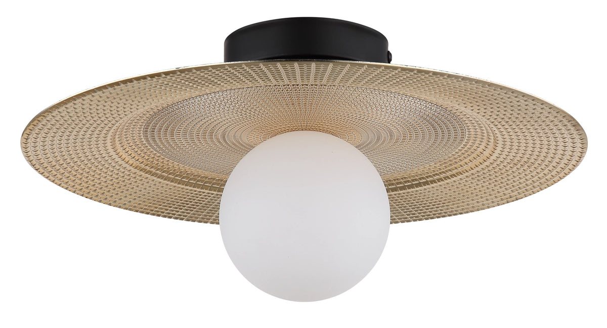 Vue rapprochée du plafonnier éclairé, détaillant la texture perforée du diffuseur circulaire doré.