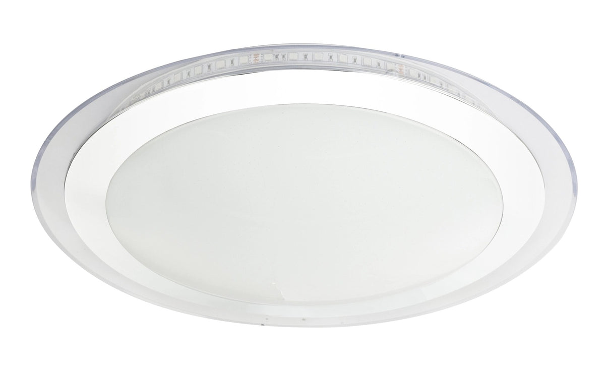 Plafonnier éteint vu de dessous, large diffuseur blanc opaque et couronne chromée