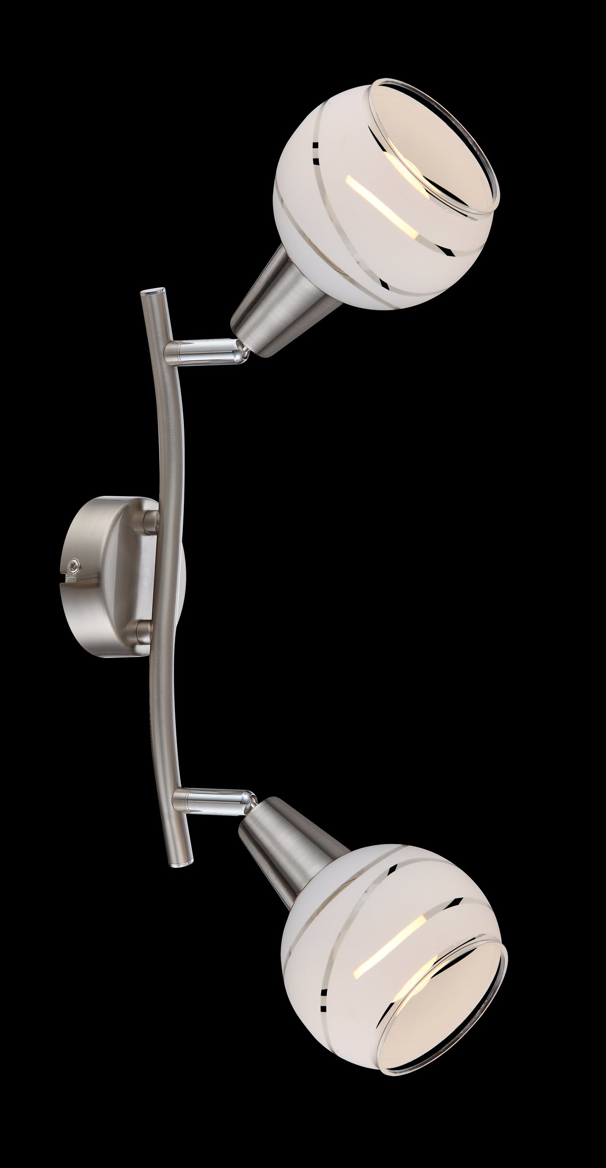 Détail des globes en verre dépoli strié, finition nickel satiné du bras et de la platine
