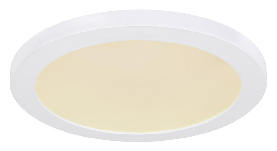 Gros plan sur la collerette blanche et le diffuseur jaune du luminaire