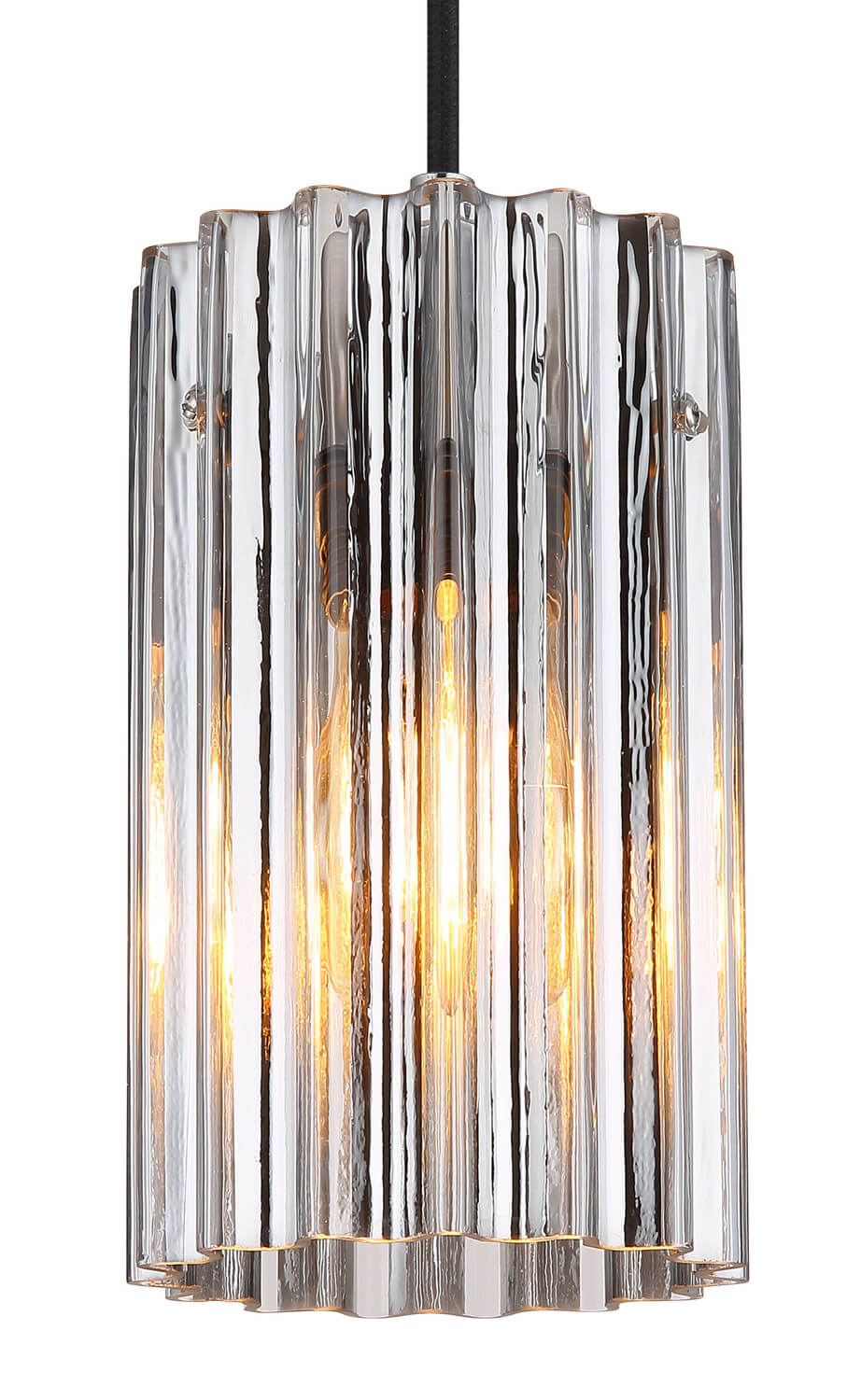 Gros plan du diffuseur en verre strié et de l'ampoule allumée à l'intérieur
