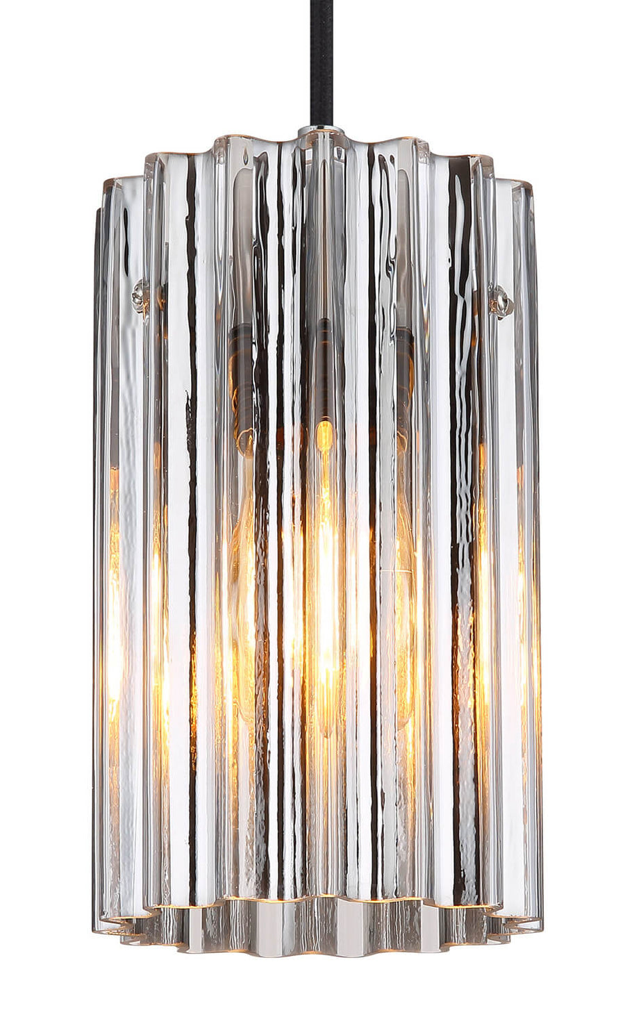 Gros plan du diffuseur en verre strié et de l'ampoule allumée à l'intérieur