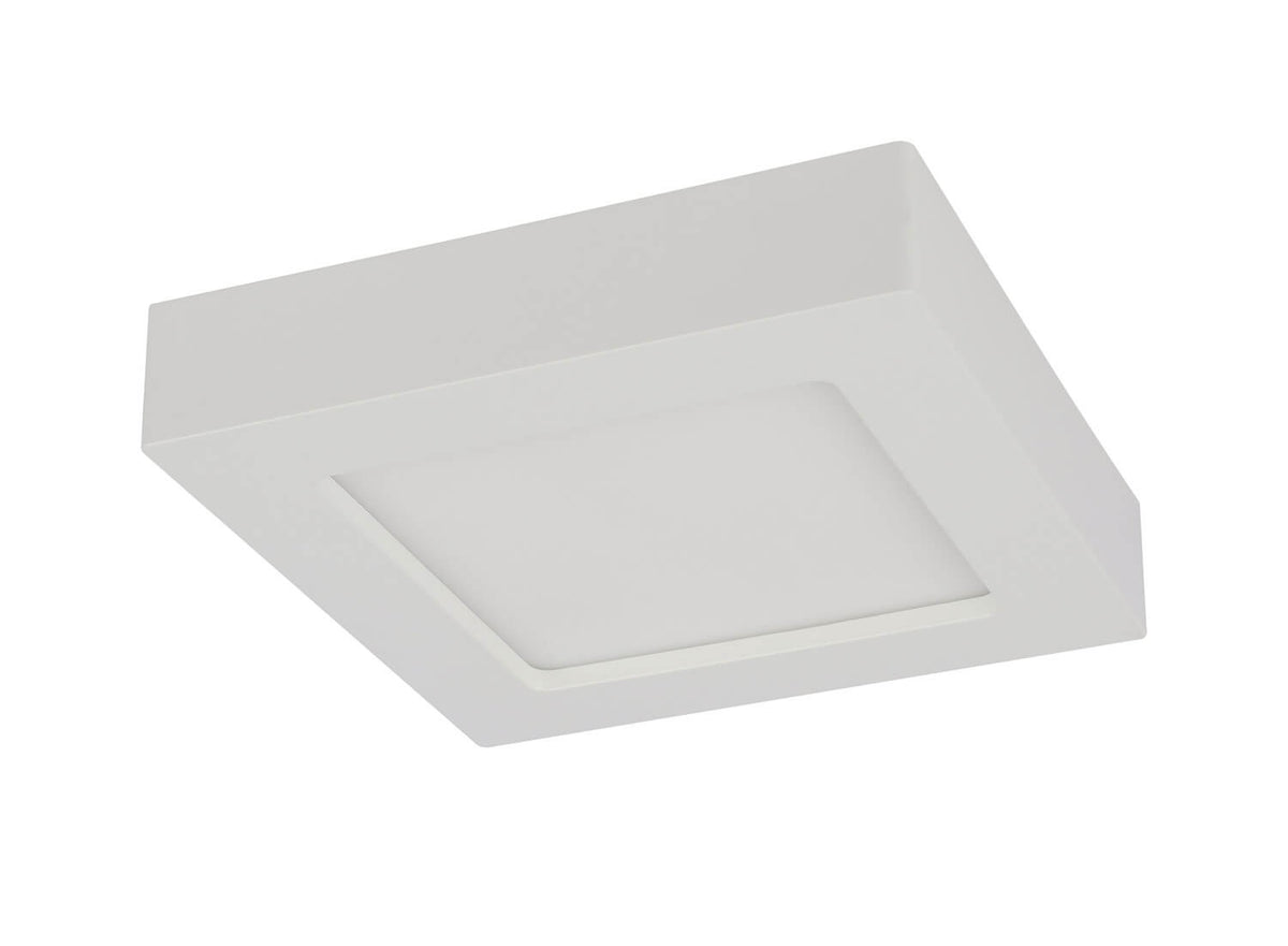 Vue de dessous du plafonnier éteint, cadre blanc et diffuseur opale légèrement encastré.