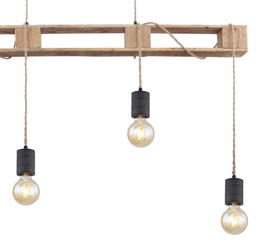 Détail du cadre en bois brut et des douilles noires avec ampoules vissées