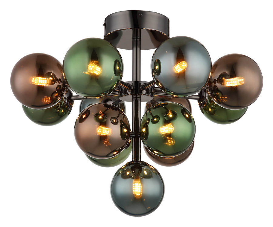 Plafonnier allumé vu de face, neuf globes de verre coloré sur structure chromée noire