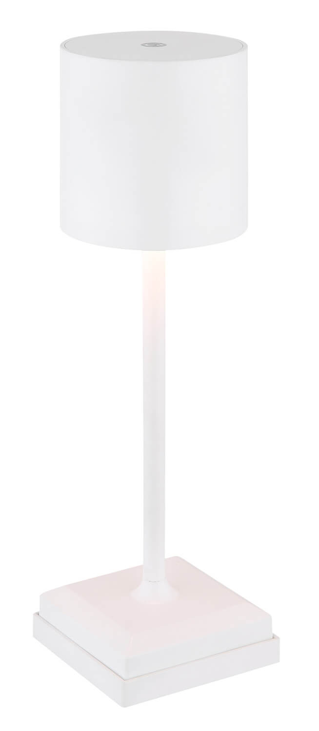 Vue de face du luminaire blanc mat, mettant en avant l'abat-jour cylindrique et le pied fin.