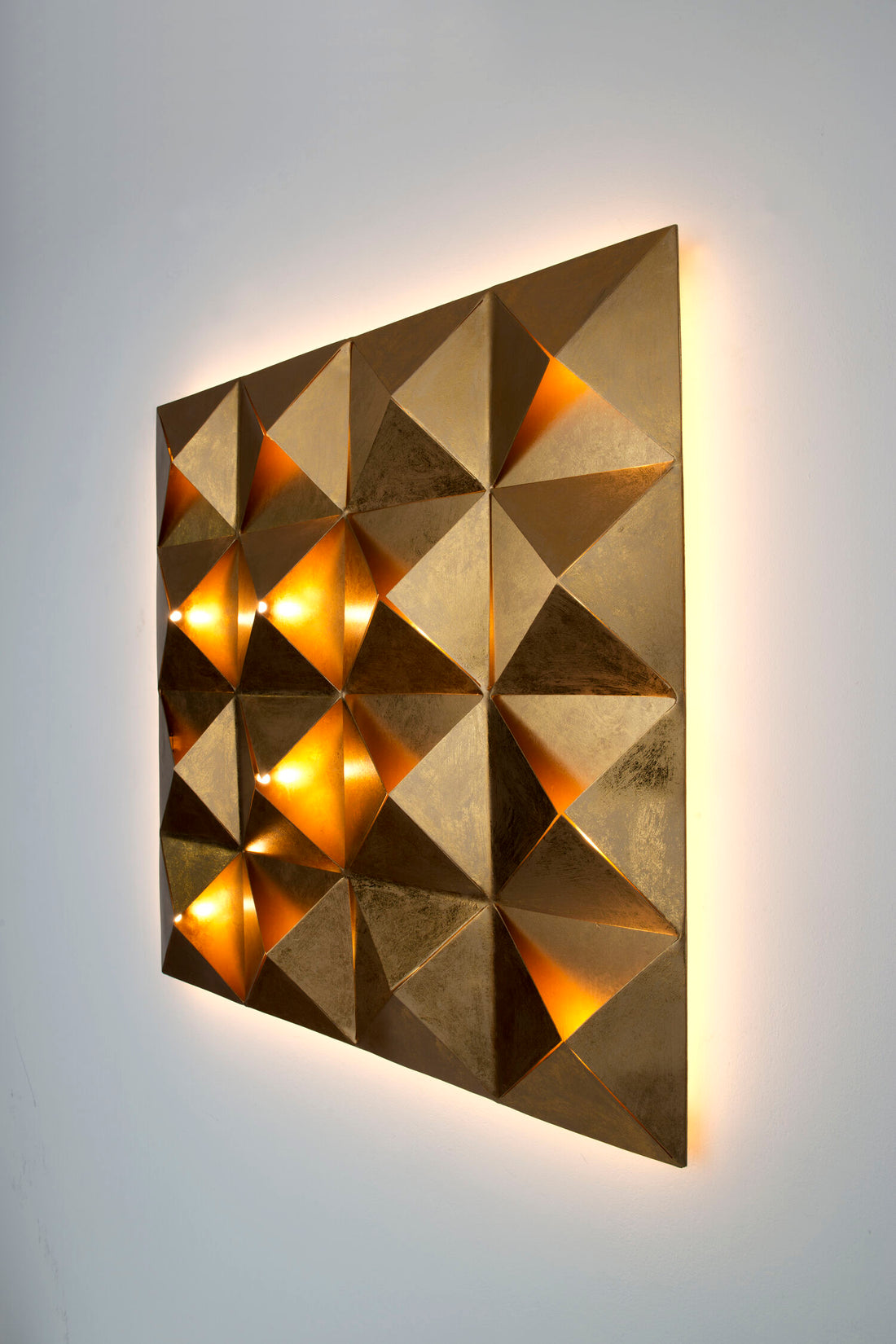 Applique murale Pyramide 17 lumières